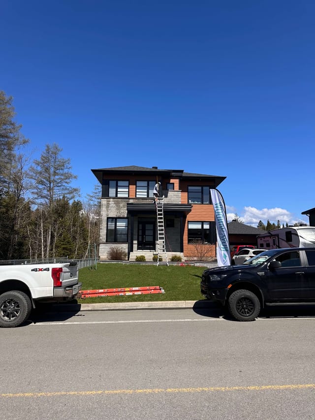 Fenêtres lavées - équipe en action